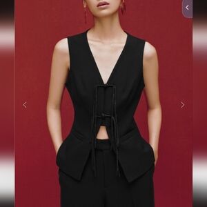 New with tag Skater V-Neck Glamor Vest - S